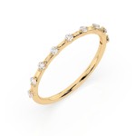 0,18 Karat Diamant Verlobungsring mit 9 Diamanten, Gelbgold 585 / 14K, Weite 64 mm, Gewicht ca. 1.1 g.