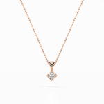Diamantanhänger in 0,08 Karat, Rotgold 585 / 14 Karat, mit einer 585ger Goldkette in 40 cm lang, Gewicht ca. 1,5 g.
