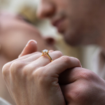 Verlobungsring in 585ger Rotgold mit Diamant 0,05K bis 1 Karat