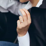 Verlobungsring mit Diamant bis 1 Karat in Gelbgold