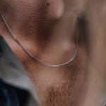 Goldkette als Panzerkette flach in Weißgold 585 / 14K, 90 cm lang, 2,1 mm breit, Gewicht ca. 13.6 g.