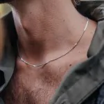 Goldkette als Panzerkette flach in Weißgold 333 / 8K, 45 cm lang, 2,1 mm breit, Gewicht ca. 5.8 g.