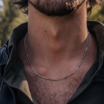 Goldkette als Panzerkette flach in Weißgold 333 / 8K, 55 cm lang, 2,1 mm breit, Gewicht ca. 7.1 g.