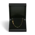 Goldkette als Venezianerkette in Gelbgold 750 / 18K, 70 cm lang, 0,7 mm breit, Gewicht ca. 3.7 g.