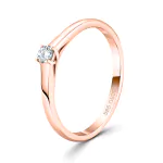 0,10 Karat Diamant Verlobungsring, Rotgold 585 / 14K, Breite 2 mm, Weite 49 mm, Gewicht ca. 2.2 g.