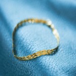 Armband als Herringbone Kette in Gelbgold 375 / 9K, 19 cm lang, 3,8 mm breit, Gewicht ca. 2 g.