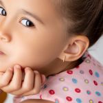 0,07 Karat Diamant Creolen, Gelbgold 750 / 18K, Außendurchmesser 10.3 mm, Breite 1.3 mm, Gewicht ca. 1.0 g