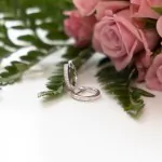 0,14 Karat Diamant Creolen, Weißgold 750 / 18K, Außendurchmesser 12.5 mm, Breite 2.1 mm, Gewicht ca. 2.3 g