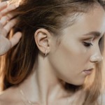 0,12 Karat Diamant Creolen, Gelbgold 585 / 14 Karat, Außendurchmesser 17.5 mm, Breite 1.1 mm, Gewicht ca. 2.1 g.