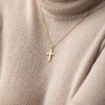 Anhänger Kreuz seidenmatt/diamantiert , Gelbgold 333 / 8K, Höhe 21 mm, Gewicht ca. 0,68 g