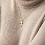 Anhänger Kreuz seidenmatt/diamantiert , Gelbgold 333 / 8K, Höhe 21 mm, Gewicht ca. 0,68 g