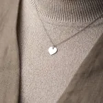 Anhänger Gravurplatte herzform seidenmatt Weißgold 13 mm