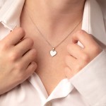 Anhänger Gravurplatte herzform bandmatt , Weißgold 585 / 14K, Höhe 12 mm, Gewicht ca. 1,37 g