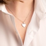 Anhänger Gravurplatte herzform bandmatt , Weißgold 585 / 14K, Höhe 15 mm, Gewicht ca. 2,1 g