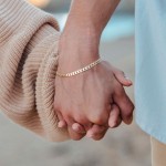 Armband als Panzerkette facettiert in Gelbgold 333 / 8 K, 23 cm lang, 5mm breit, Gewicht ca. 5.8 g.