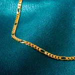 Armband als Figarokette diamantiert in Gelbgold 750 / 18K, 22 cm lang, 4,3 mm breit, Gewicht ca. 12.5 g.