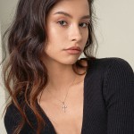 Anhänger Kreuz seidenmatt, Weißgold 585 / 14K, Höhe 21.0 mm, Breite 14.0 mm, Gewicht ca. 0.71 g