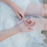 Diamant Anhänger Kreuz mit Öse, Rotgold 750 / 18K, Höhe 13.0 mm, Breite 8.3 mm, Gewicht ca. 0.67 g