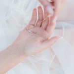 Diamant Anhänger Kreuz mit Öse, Rotgold 750 / 18K, Höhe 13.0 mm, Breite 8.3 mm, Gewicht ca. 0.67 g