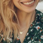 Anhänger Gravurplatte herzform seidenmatt , Gelbgold 585 / 14K, Höhe 13 mm, Gewicht ca. 1,14 g