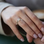 0,90 Karat Diamant Ring mit GIA Zertifikat, Weißgold 585 / 14K, Breite 1,7 mm,Weite 50 mm, Gewicht ca. 3 g.