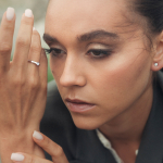 0,10 Karat Diamant Verlobungsring, Weißgold 750 / 18K, Breite 2 mm, Weite 50 mm, Gewicht ca. 1.97 g.