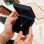 Diamantanhänger in 0,09 Karat, Gelbgold 585 / 14 Karat, mit einer 585ger Goldkette in 45 (42+3) cm lang, Gewicht ca. 1,4 g.