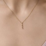 Diamantanhänger in 0,16 Karat, Gelbgold 585 / 14 Karat, mit einer 585ger Goldkette in 43 cm lang, 0,9 mm breit, Gewicht ca. 2,11 g.