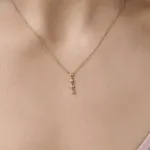 Diamantanhänger in 0,16 Karat, Gelbgold 585 / 14 Karat, mit einer 585ger Goldkette in 43 cm lang, 0,9 mm breit, Gewicht ca. 2,11 g.
