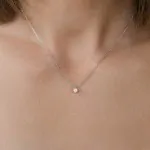 Diamantanhänger in 0,15 Karat, Weißgold 585 / 14 Karat, mit einer 585ger Goldkette in 42 cm