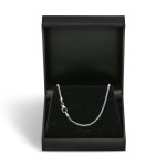 Goldkette als Venezianerkette rund geschlagen in Weißgold 585 / 14K, 42 cm lang, 2 mm breit, Gewicht ca. 9.7 g.