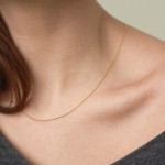 Goldkette als Ankerkette rund in Gelbgold 585 / 14K, 45 cm lang, 0,8 mm breit, Gewicht ca. 1 g.