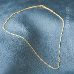 Goldkette als Singapurkette in Gelbgold 750 / 18 Karat, 85 cm lang, 1.4 mm breit, Gewicht ca. 3.7 g.