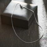 Goldkette als Ankerkette rund in Weißgold 585 / 14K, 40 cm lang, 0,8 mm Breit, Gewicht ca. 0,8 g.