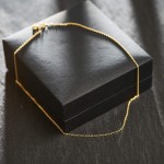 Goldkette als Ankerkette diamantiert in Gelbgold 333 / 8K, 38 cm lang, 1,3 mm breit, Gewicht ca. 1.9 g.