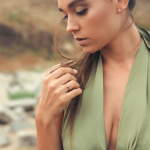 0,10 Karat Diamant Verlobungsring, Gelbgold 585 / 14K, Breite 2 mm, Weite 51 mm, Gewicht ca. 2.2 g.