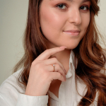 0,20 Karat Diamant Verlobungsring, Rotgold 750 / 18K, Weite 54 mm, Gewicht ca. 2.39 g.