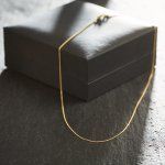 Goldkette als Panzerkette flach in Gelbgold 585 / 14K, 50 cm lang, 0,8 mm Breit, Gewicht ca. 1.2 g.