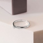 0,05 Karat Diamant Verlobungsring, Weißgold 585 / 14K, Weite 53 mm, Gewicht ca. 1.9 g.