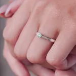 0,20 Karat Diamant Verlobungsring, Weißgold 585 / 14K, Weite 50 mm, Gewicht ca. 2.5 g.