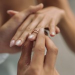 0,40 Karat Diamant Verlobungsring mit GIA Zertifikat, Rotgold 585 / 14K, Breite 1,7 mm,Weite 56 mm, Gewicht ca. 2.6 g.