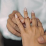 0,40 Karat Diamant Verlobungsring mit GIA Zertifikat, Rotgold 750 / 18K, Breite 1,7 mm,Weite 58 mm, Gewicht ca. 3.41 g.