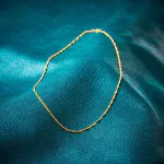 Goldkette als Singapurkette in Gelbgold 750 / 18 Karat, 38 cm lang, 2.9 mm breit, Gewicht ca. 6.5 g.