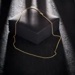 Goldkette als Panzerkette flach in Gelbgold 750 / 18 Karat, 40 cm lang, 1.2 mm breit, Gewicht ca. 2.2 g.