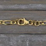 Goldkette als Figarokette in Gelbgold 333 / 8K, 45 cm lang, 3,1 mm breit, Gewicht ca. 5.2 g.