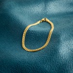 Armband als Panzerkette weit in Gelbgold 333 / 8K, 21 cm lang, 3,6 mm breit, Gewicht ca. 6.5 g.