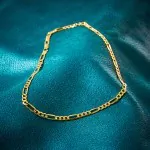 Goldkette als Figarokette hohl in Gelbgold 333 / 8K, 50 cm lang, 4 mm breit, Gewicht ca. 6.4 g.