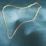 Goldkette als Zwillingspanzerkette in Gelbgold 333 / 8K, 45 cm lang, 2,1 mm breit, Gewicht ca. 2.6 g.