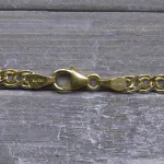 Armband als Zwillingspanzerkette in Gelbgold 333 / 8 Karat, 19 cm lang, 3.5 mm breit, Gewicht ca. 1.8 g.