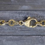 Goldkette als Figarokette diamantiert in Gelbgold 333 / 8K, 40 cm lang, 4,3 mm breit, Gewicht ca. 14.6 g.